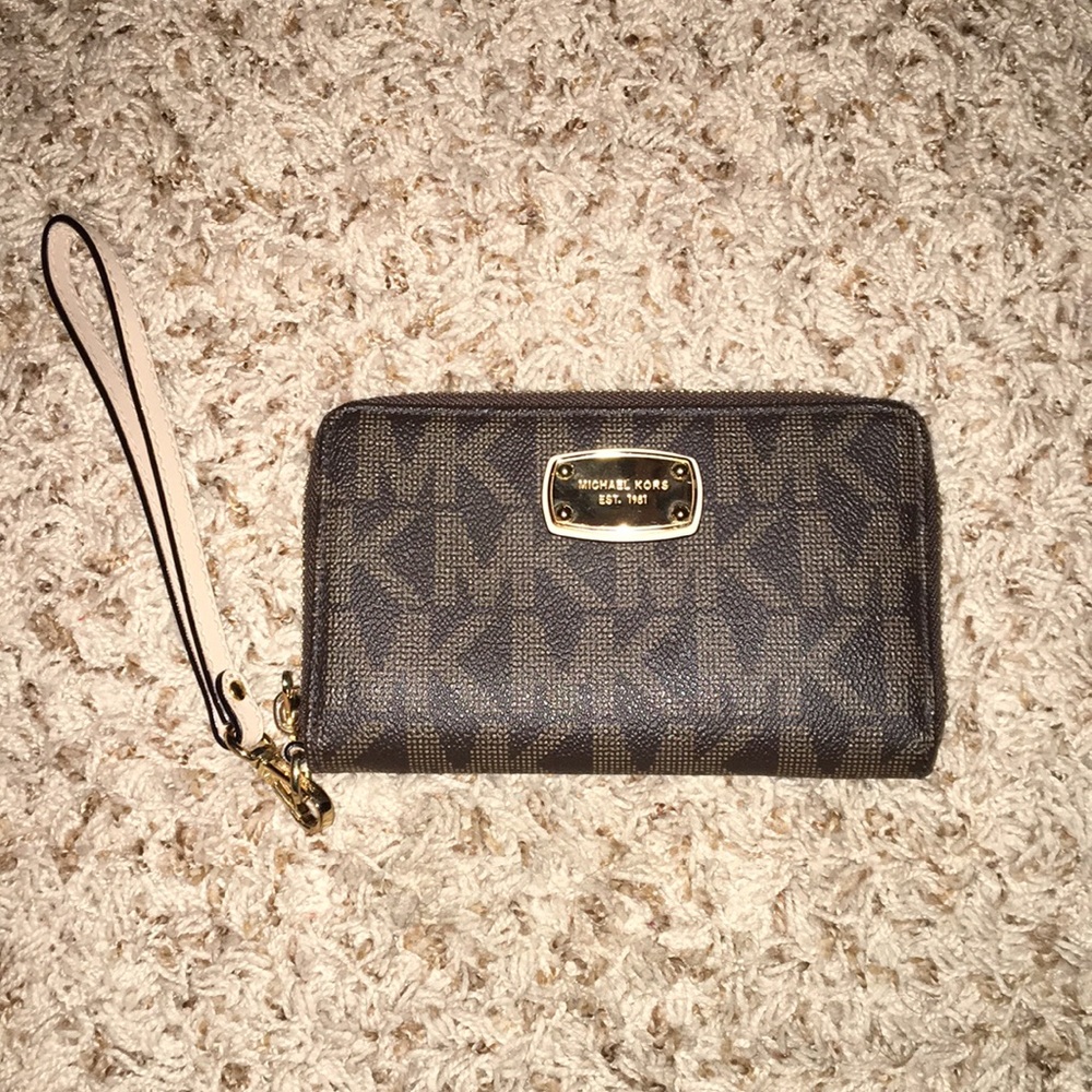 Wallet wristlet